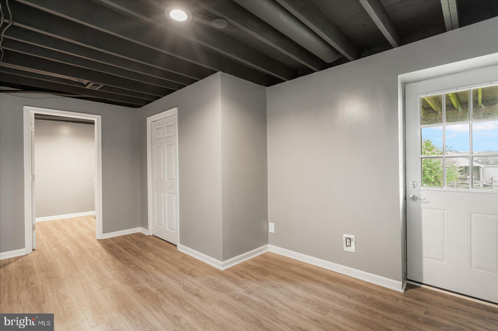 LAUREL VALLEY - Residential