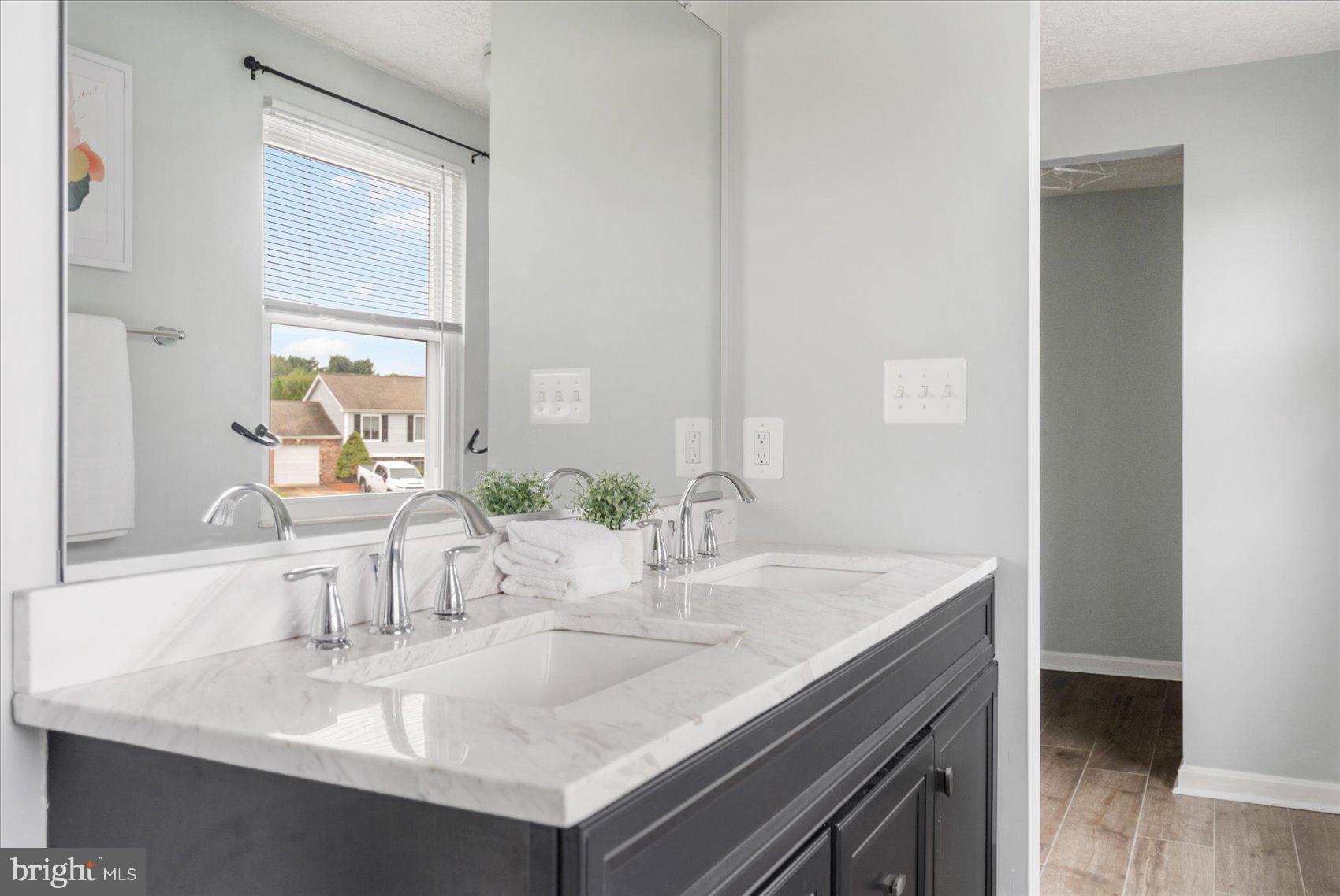 LAUREL VALLEY - Residential