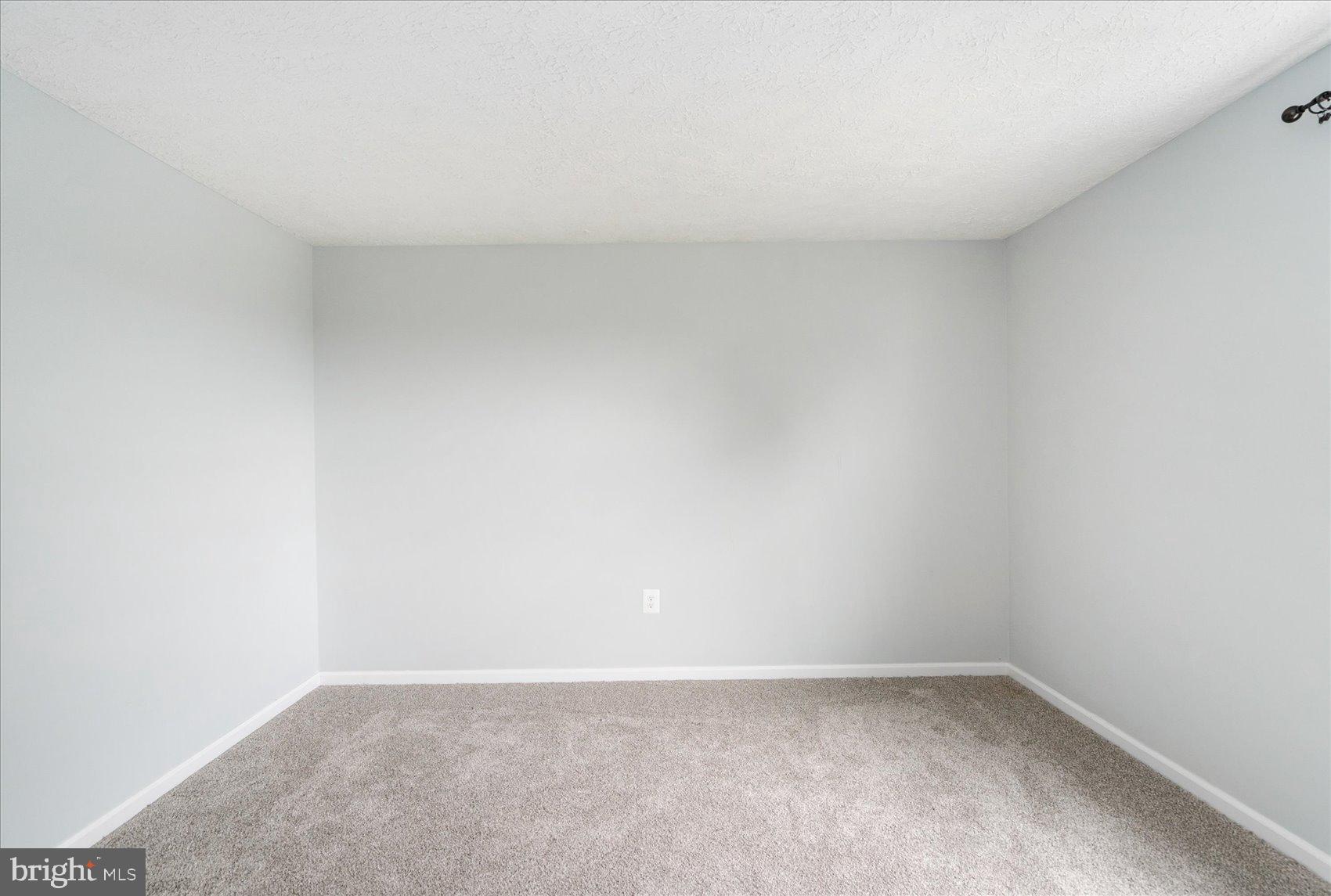 LAUREL VALLEY - Residential