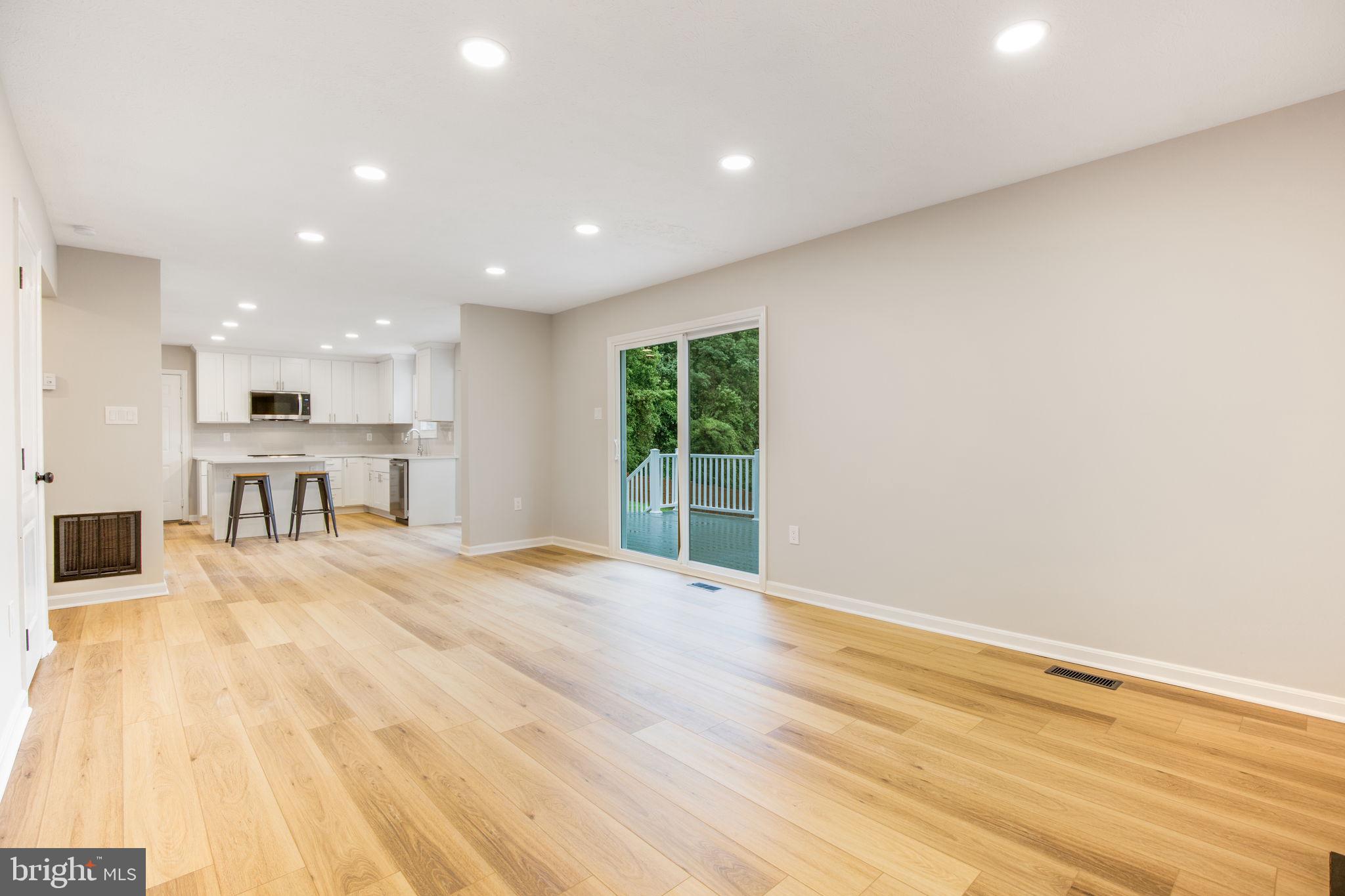 ARAGONA VILLAGE - Residential