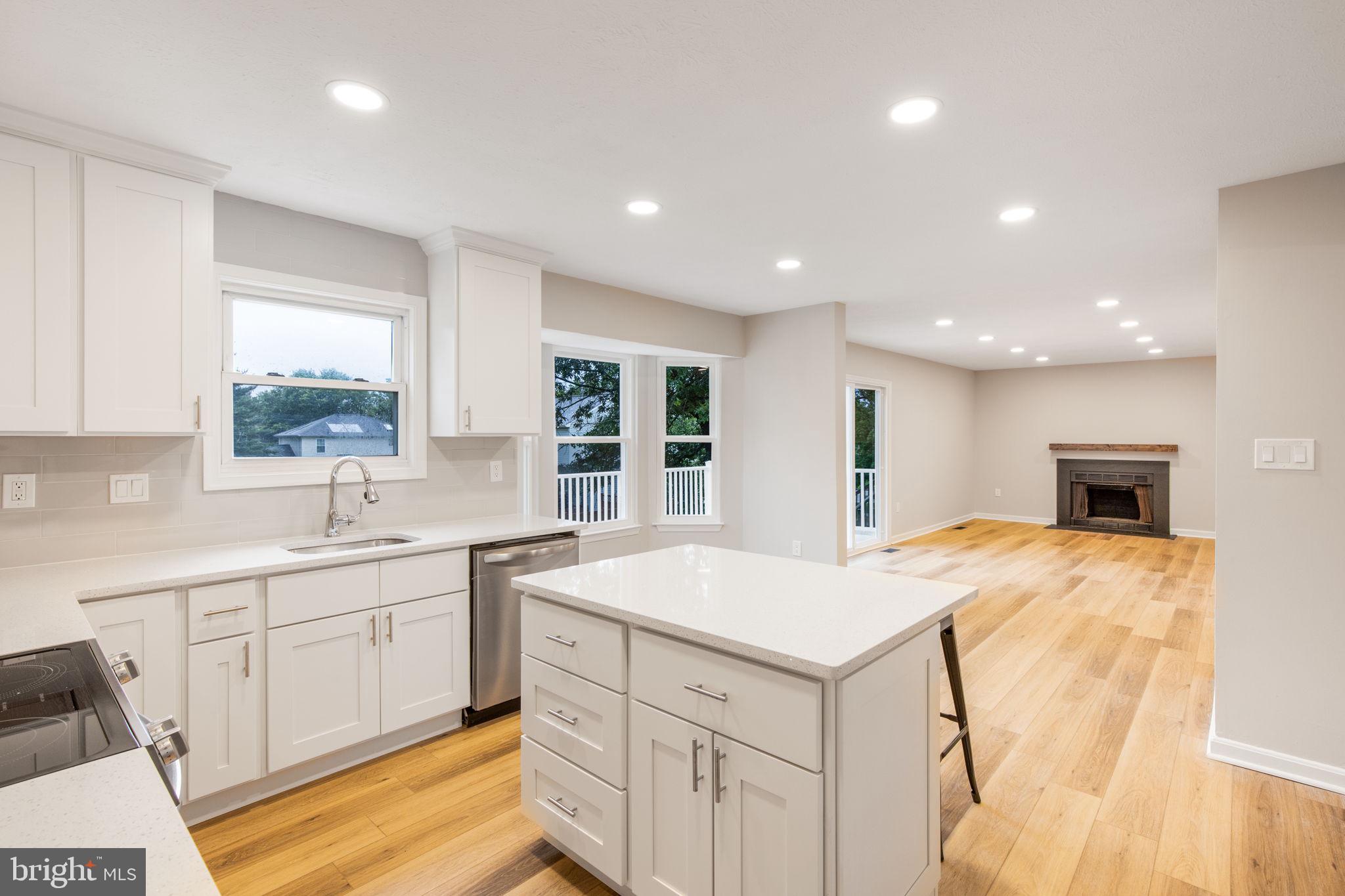 ARAGONA VILLAGE - Residential