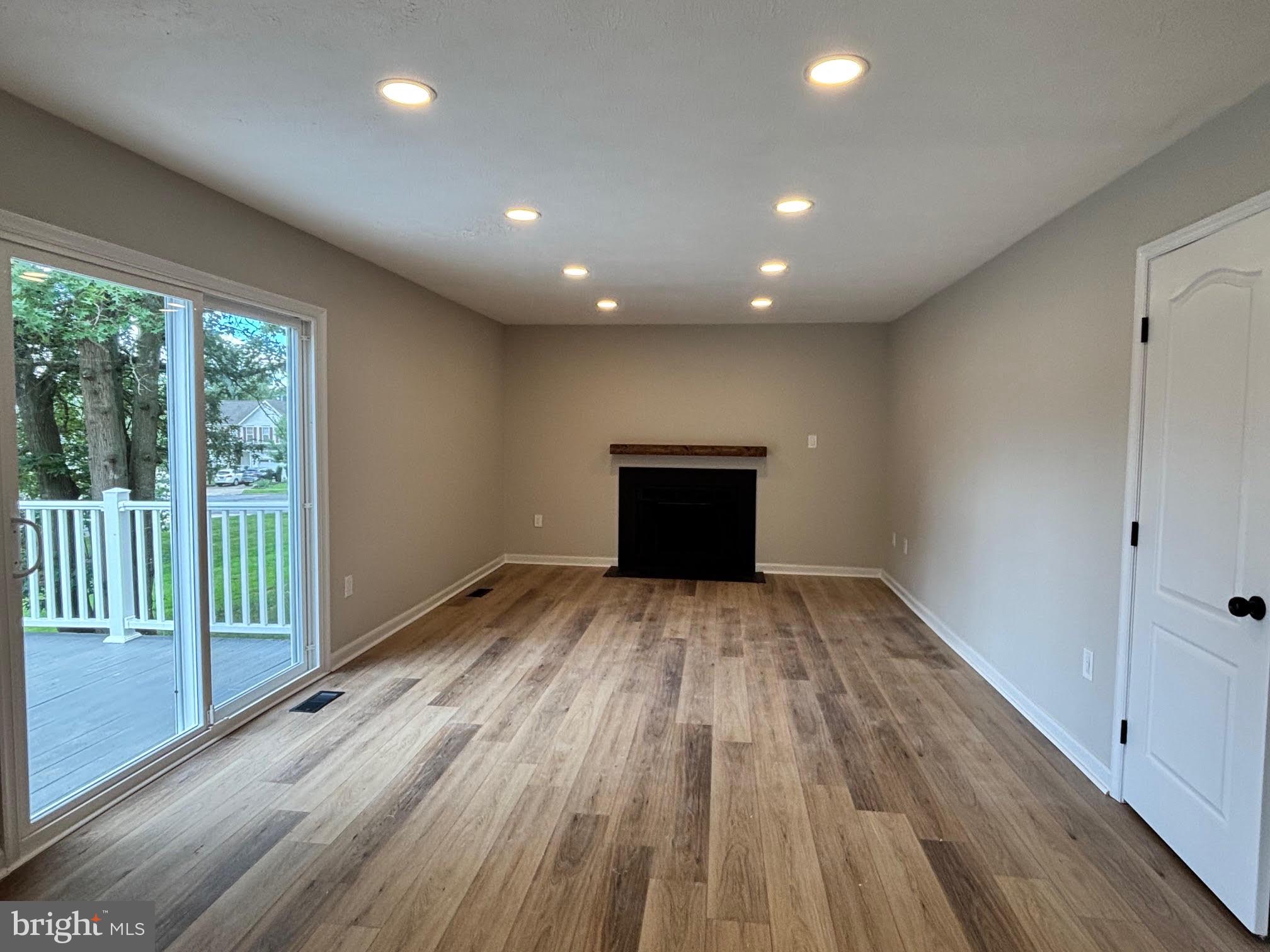 ARAGONA VILLAGE - Residential