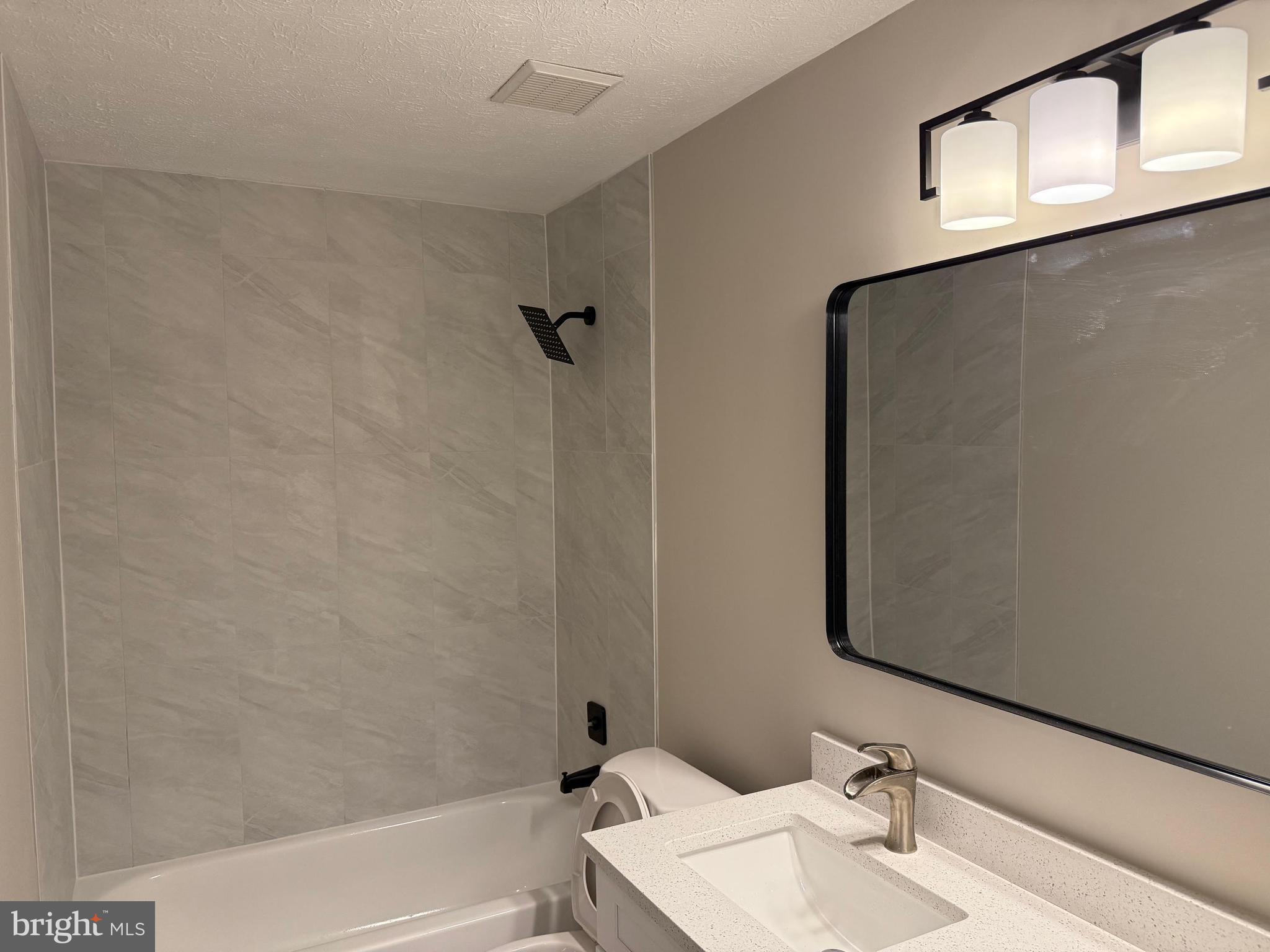 ARAGONA VILLAGE - Residential