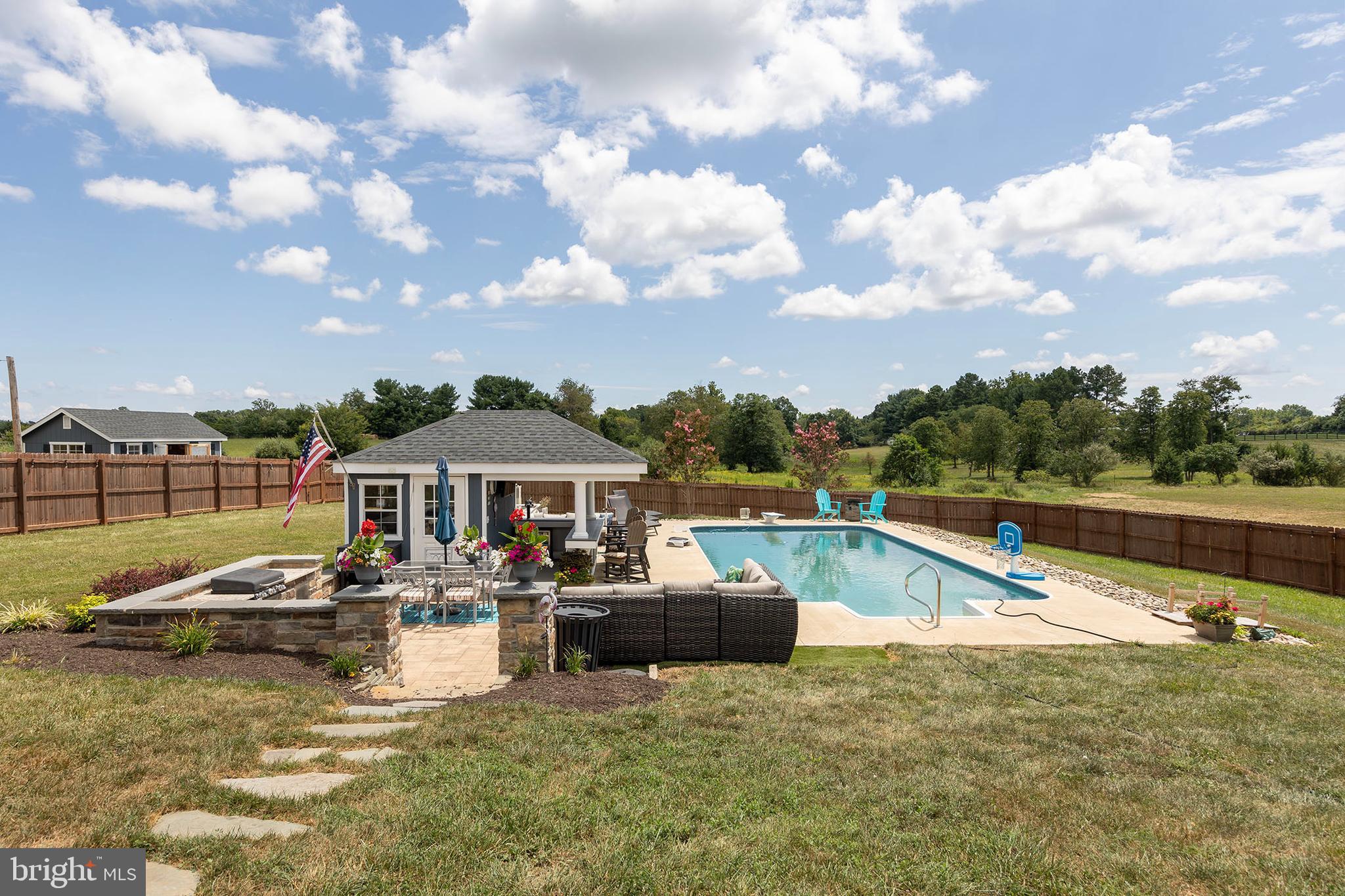 GRACE CHURCH MEADOWS - Residential