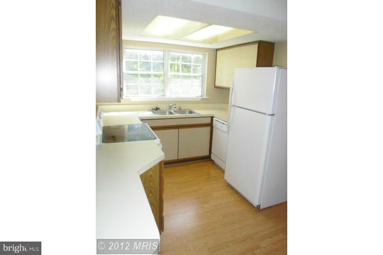 HUNTERS SQUARE - Residential Lease