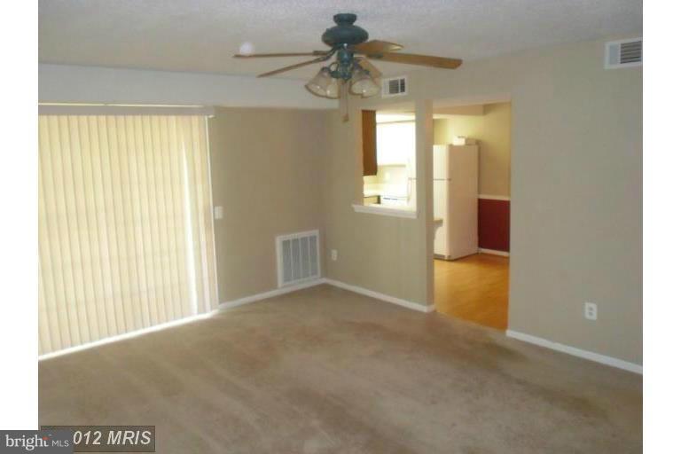 HUNTERS SQUARE - Residential Lease