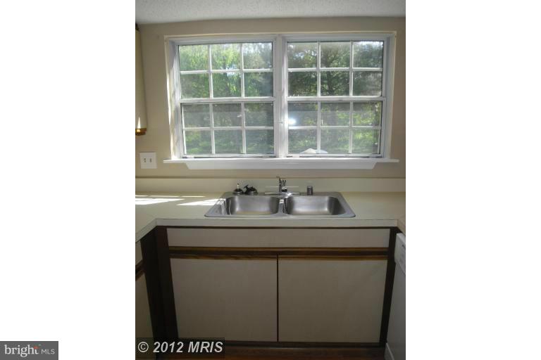 HUNTERS SQUARE - Residential Lease