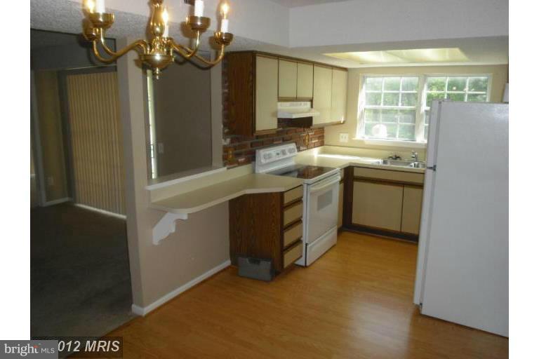 HUNTERS SQUARE - Residential Lease