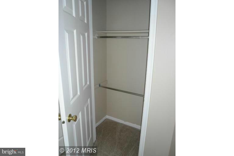 HUNTERS SQUARE - Residential Lease