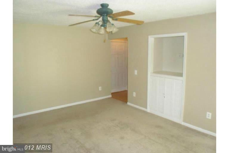 HUNTERS SQUARE - Residential Lease