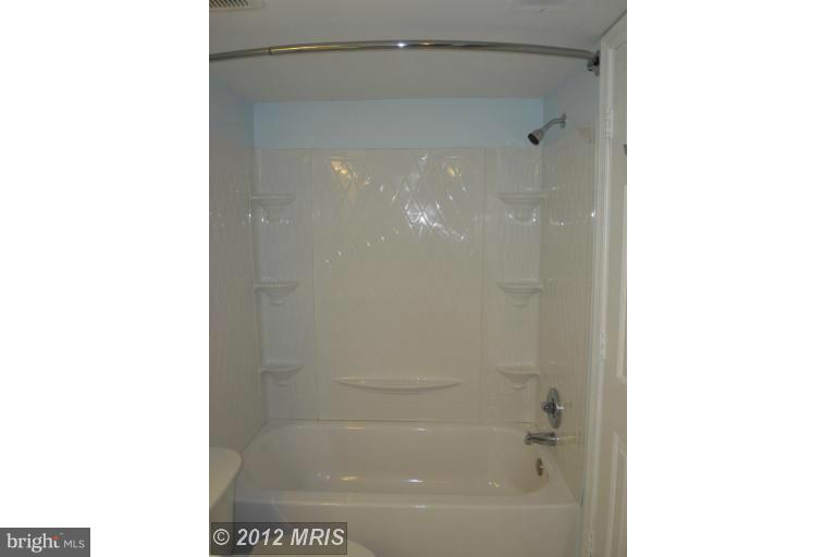 HUNTERS SQUARE - Residential Lease