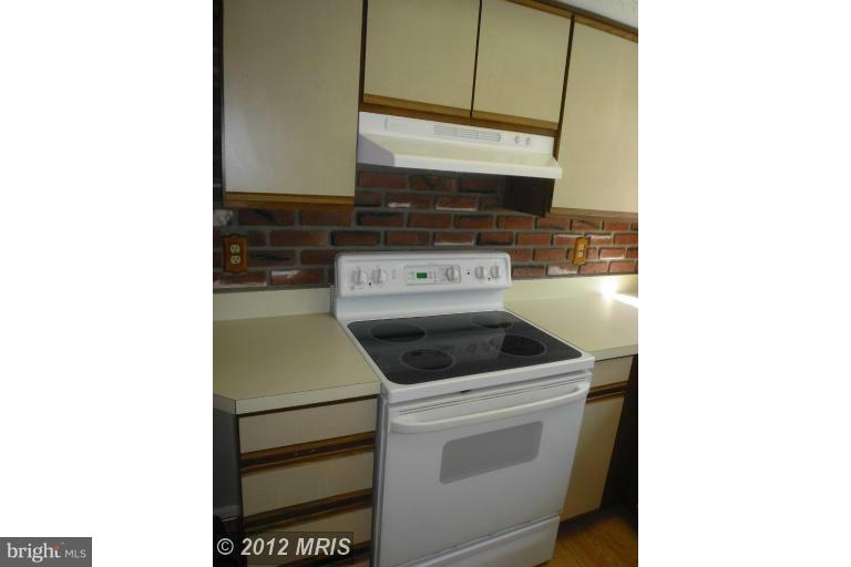 HUNTERS SQUARE - Residential Lease