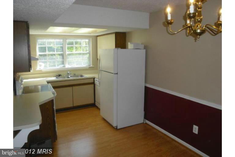 HUNTERS SQUARE - Residential Lease