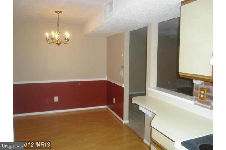 HUNTERS SQUARE - Residential Lease