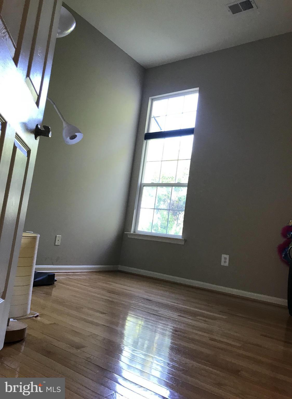 SUTTON RIDGE - Residential Lease