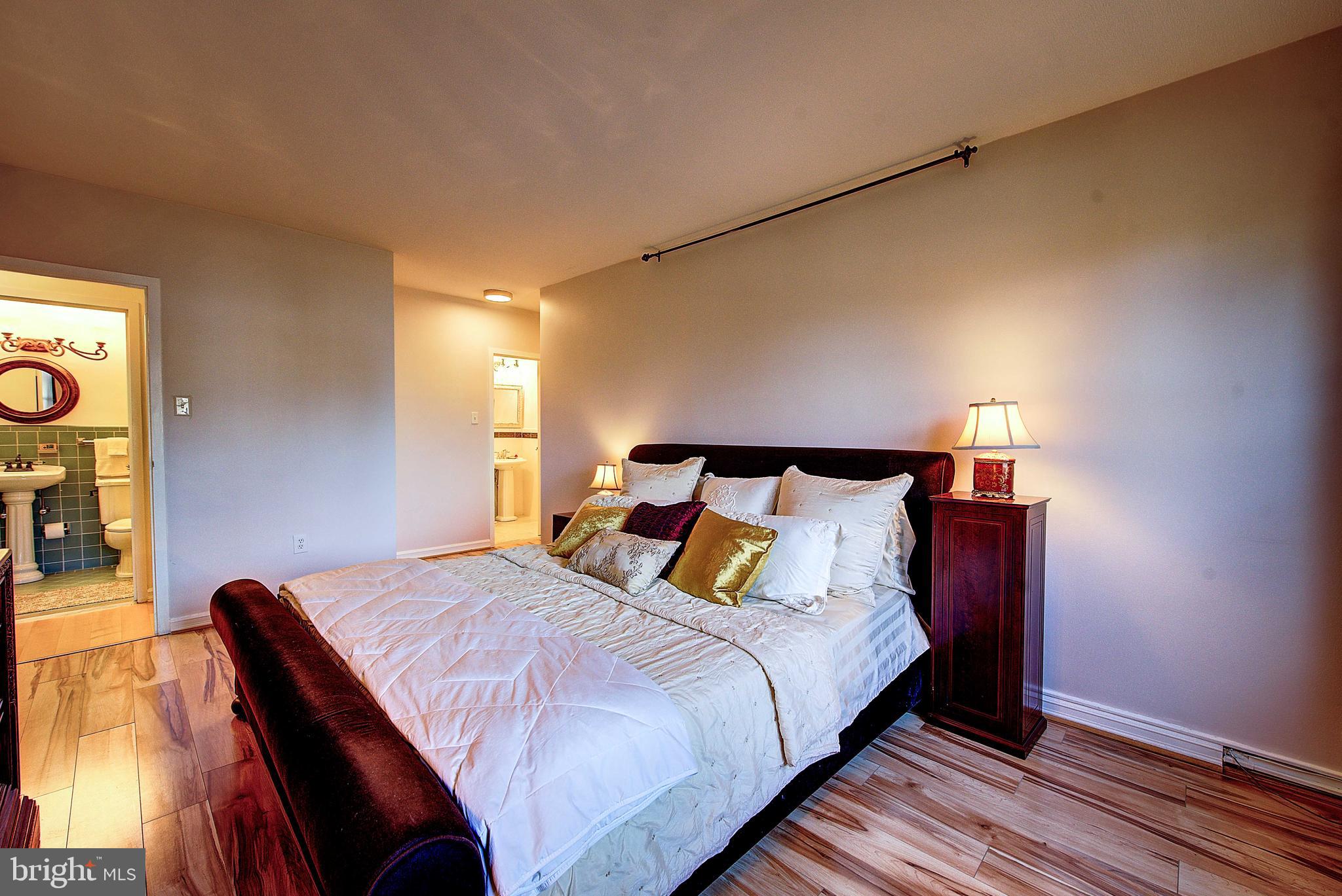 ELKINS PARK HOUSE - Residential