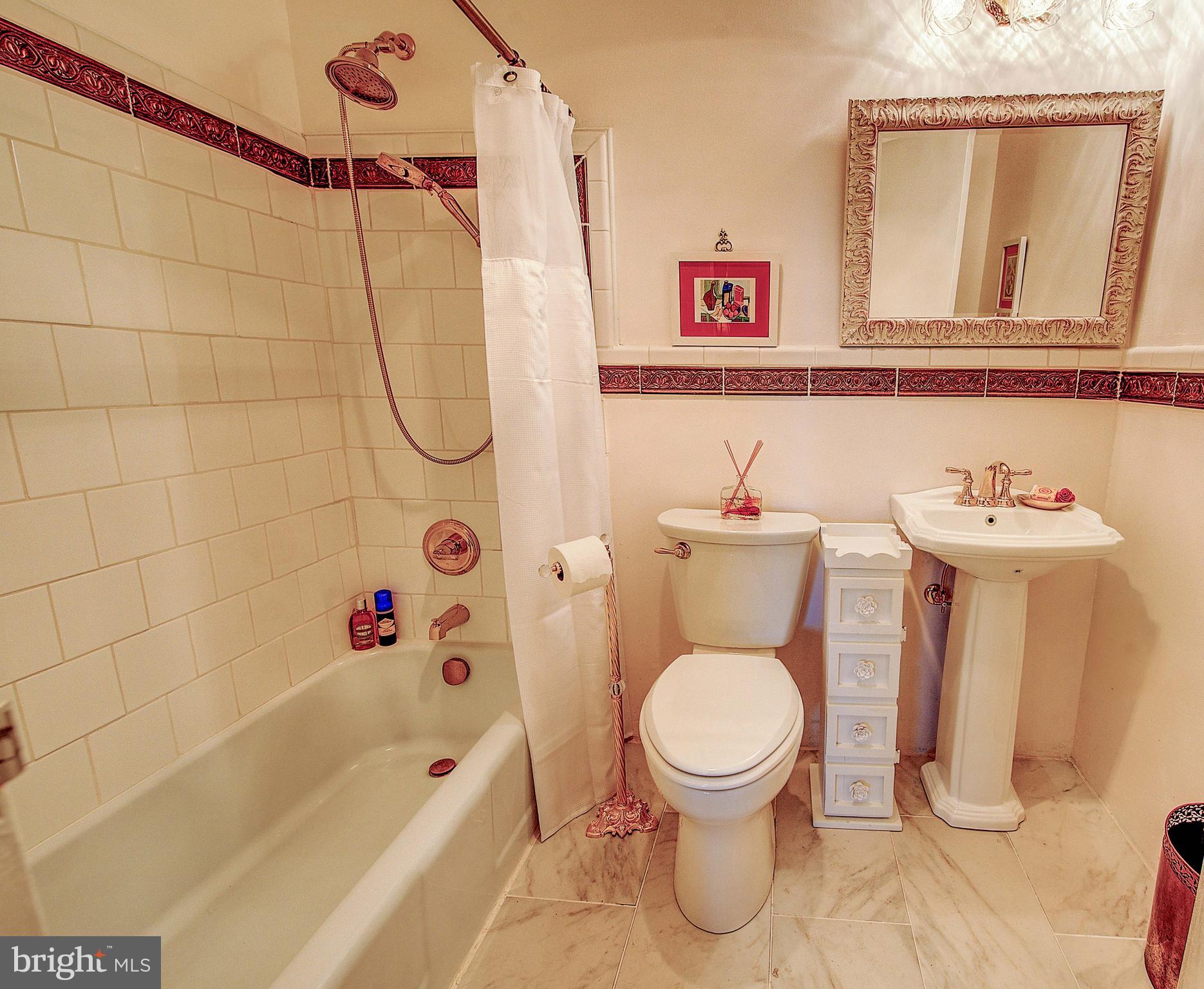 ELKINS PARK HOUSE - Residential