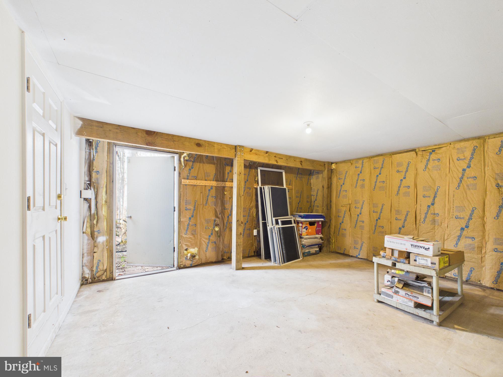 POTOMAC LAKES - Residential