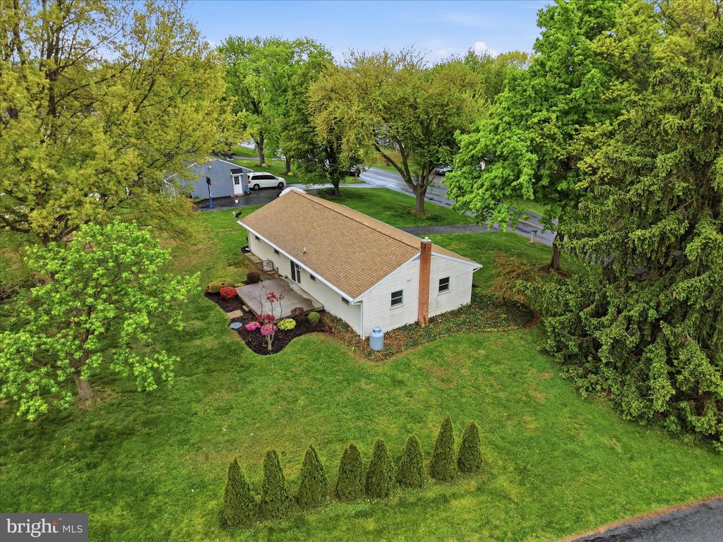 Photo of 947 Hill Street, MANHEIM, PA 17545 (MLS # PALA2087274)