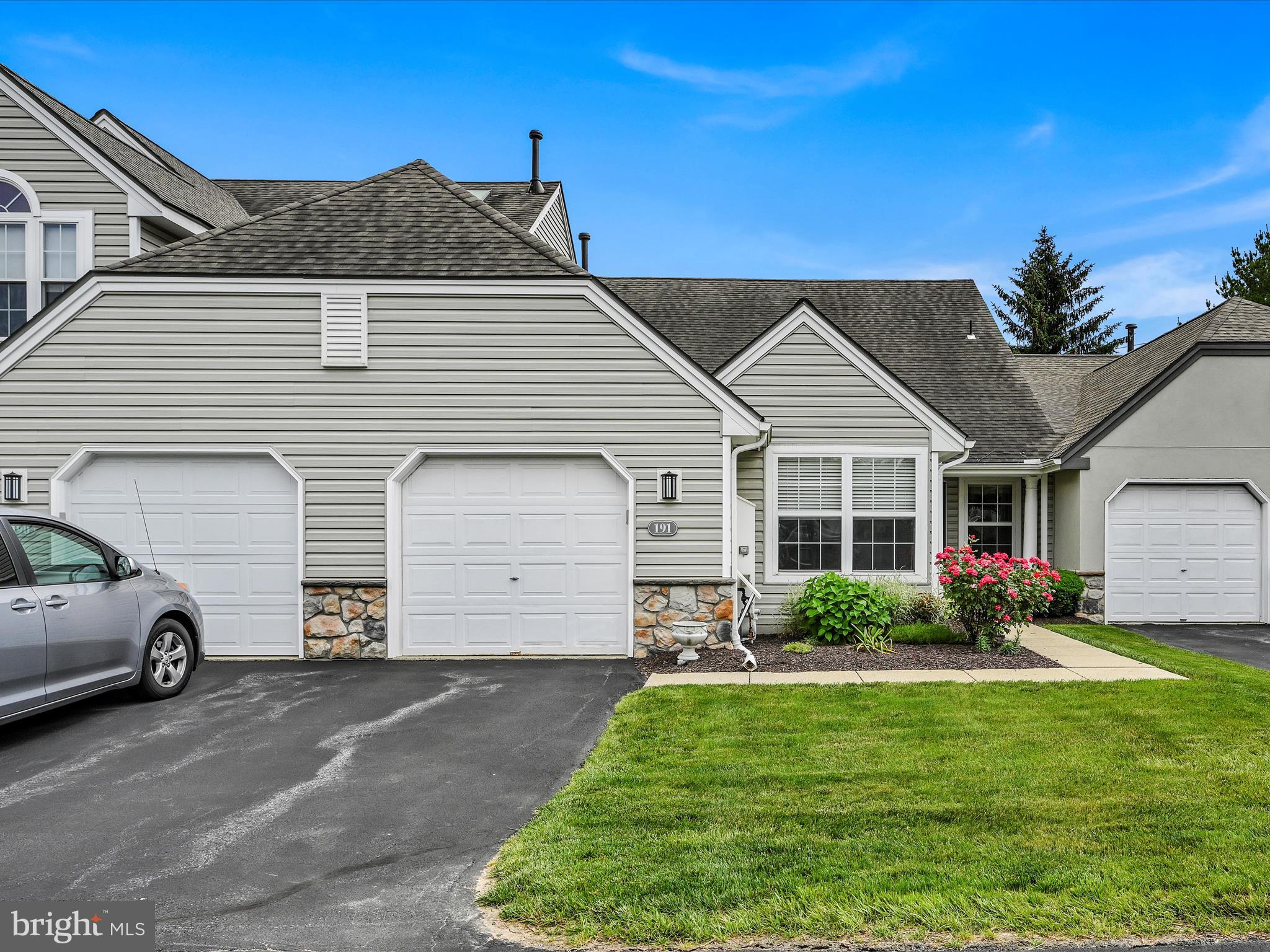 SPRING RIDGE - Residential