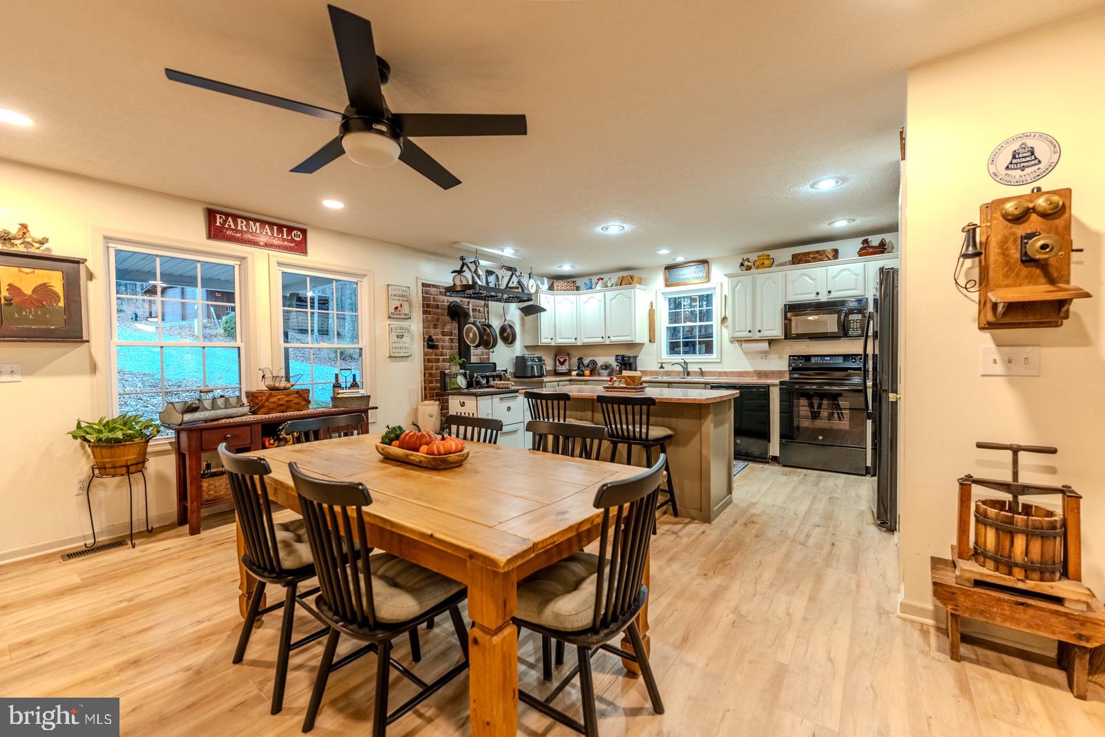 216 ANGEL COUNTRY LANE