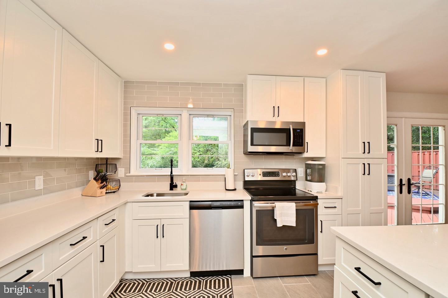 LAKE BARCROFT - Residential Lease