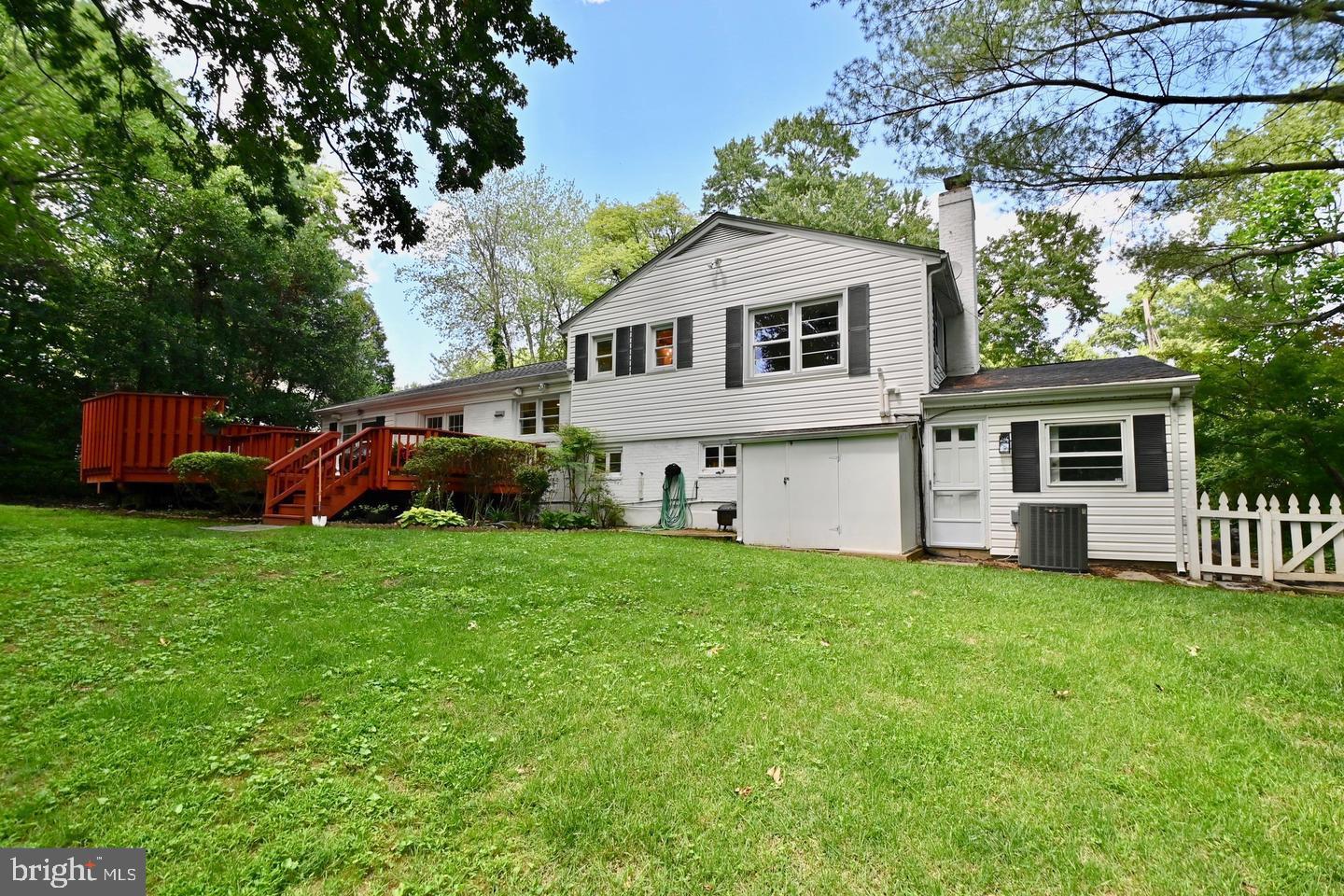 LAKE BARCROFT - Residential Lease