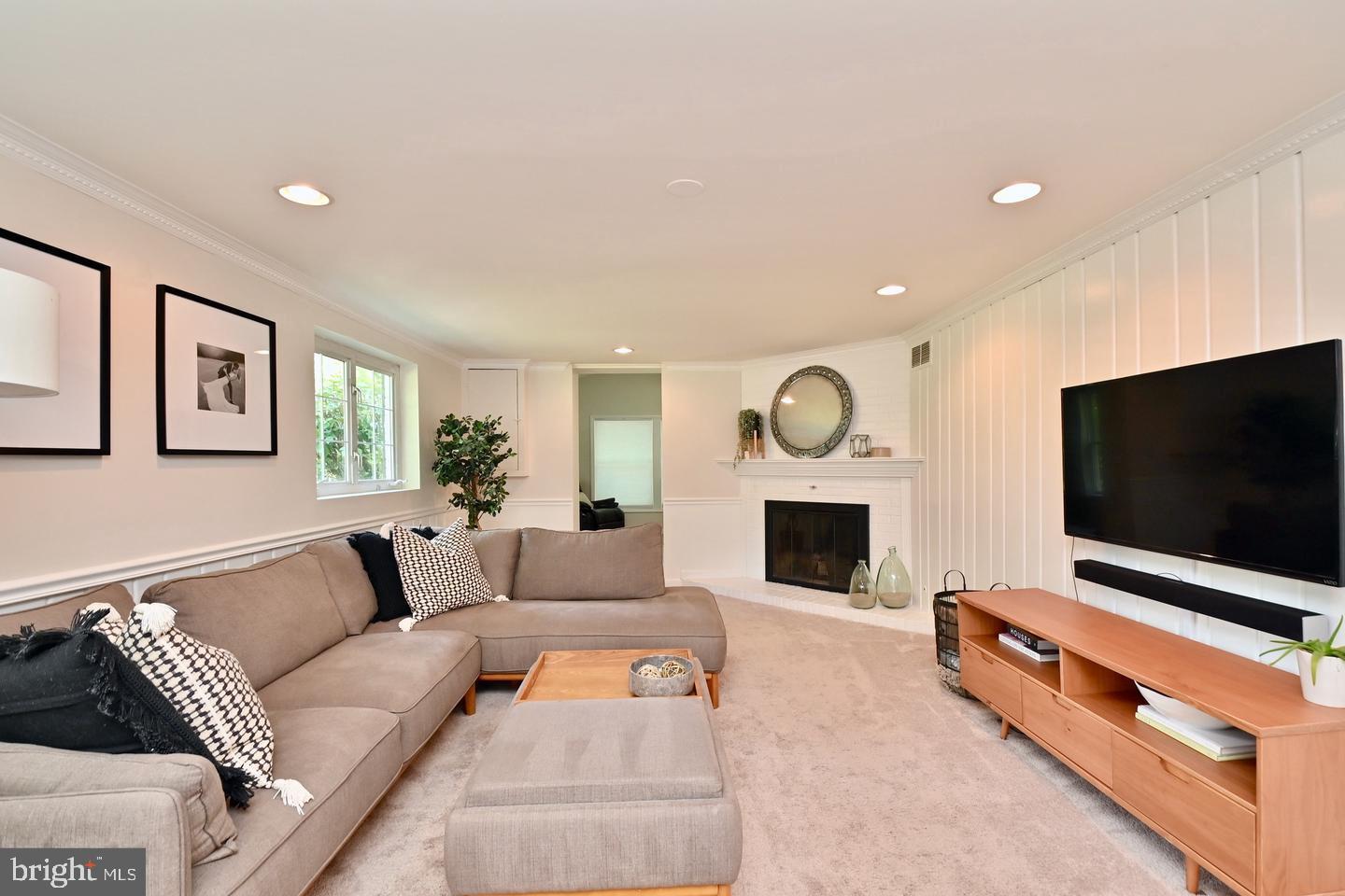 LAKE BARCROFT - Residential Lease