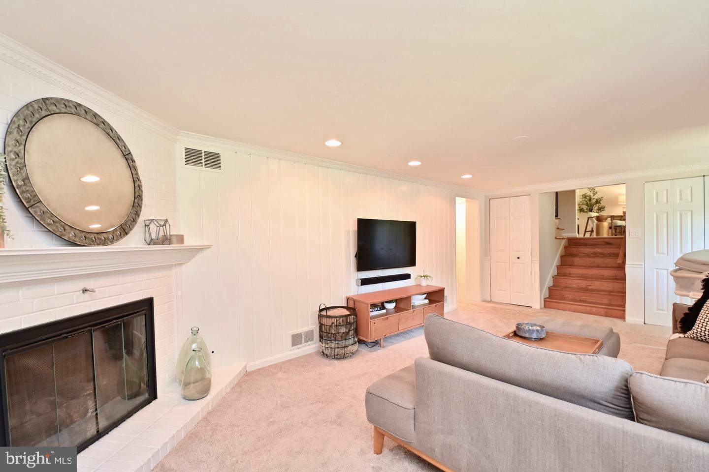 LAKE BARCROFT - Residential Lease