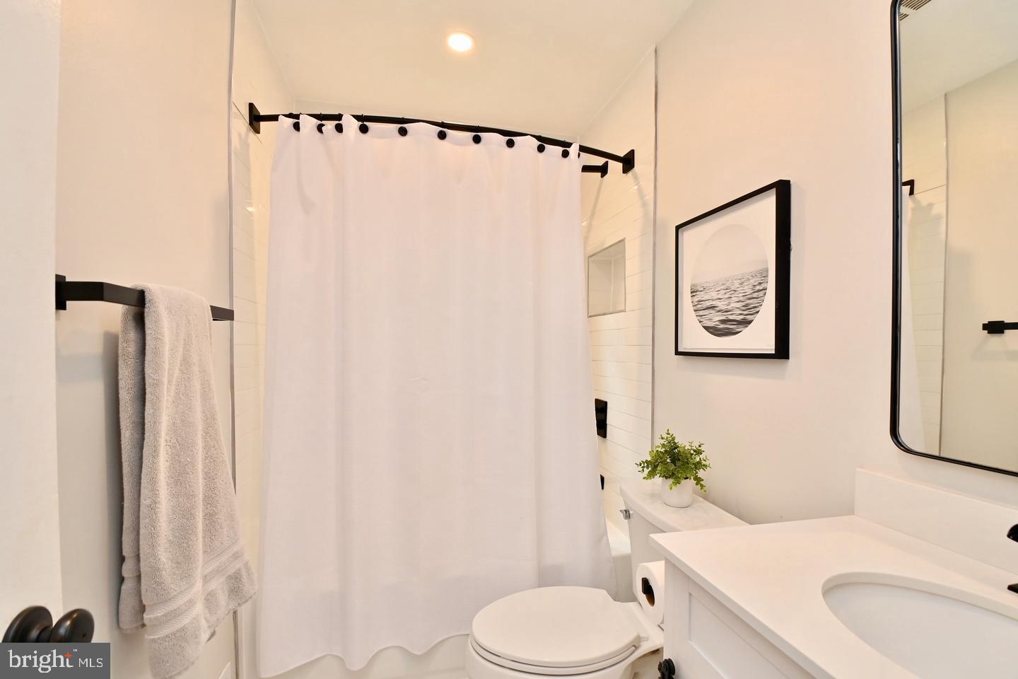 LAKE BARCROFT - Residential Lease