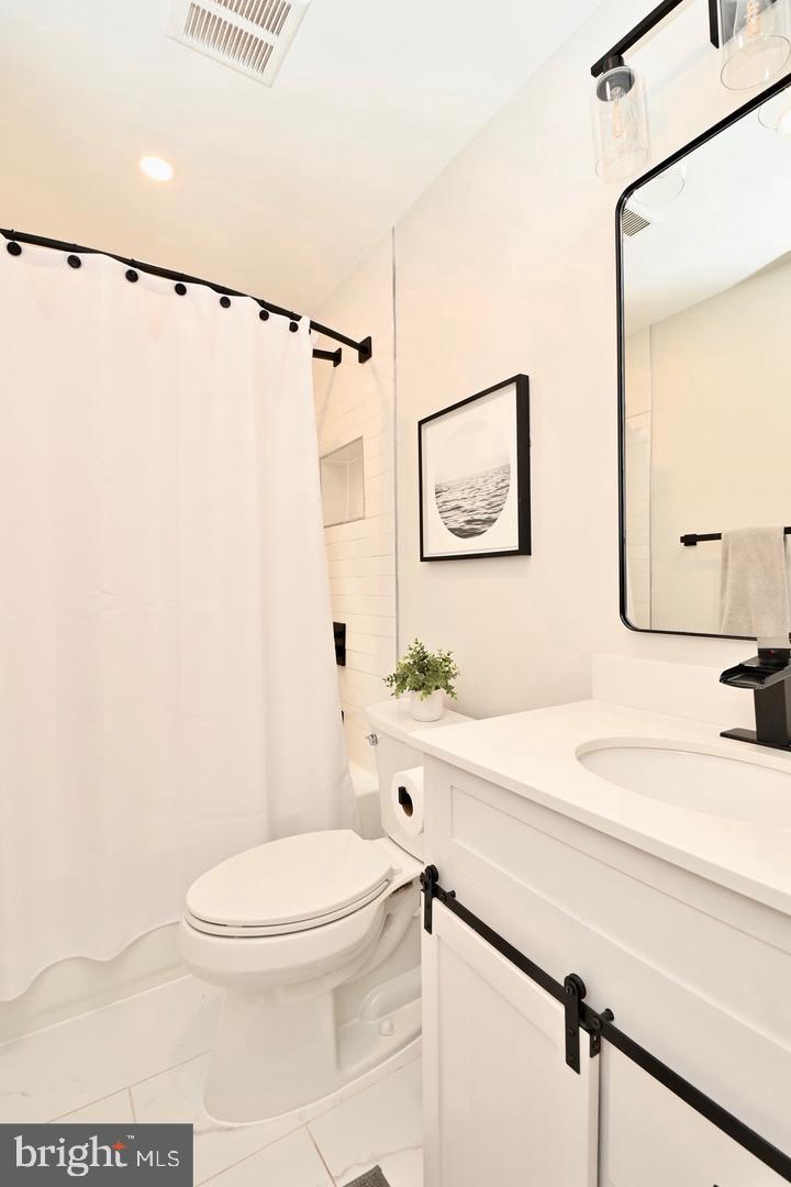 LAKE BARCROFT - Residential Lease