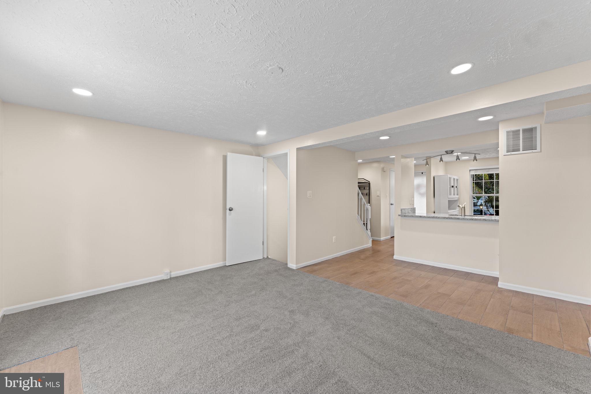 THORNHILL - Residential Lease