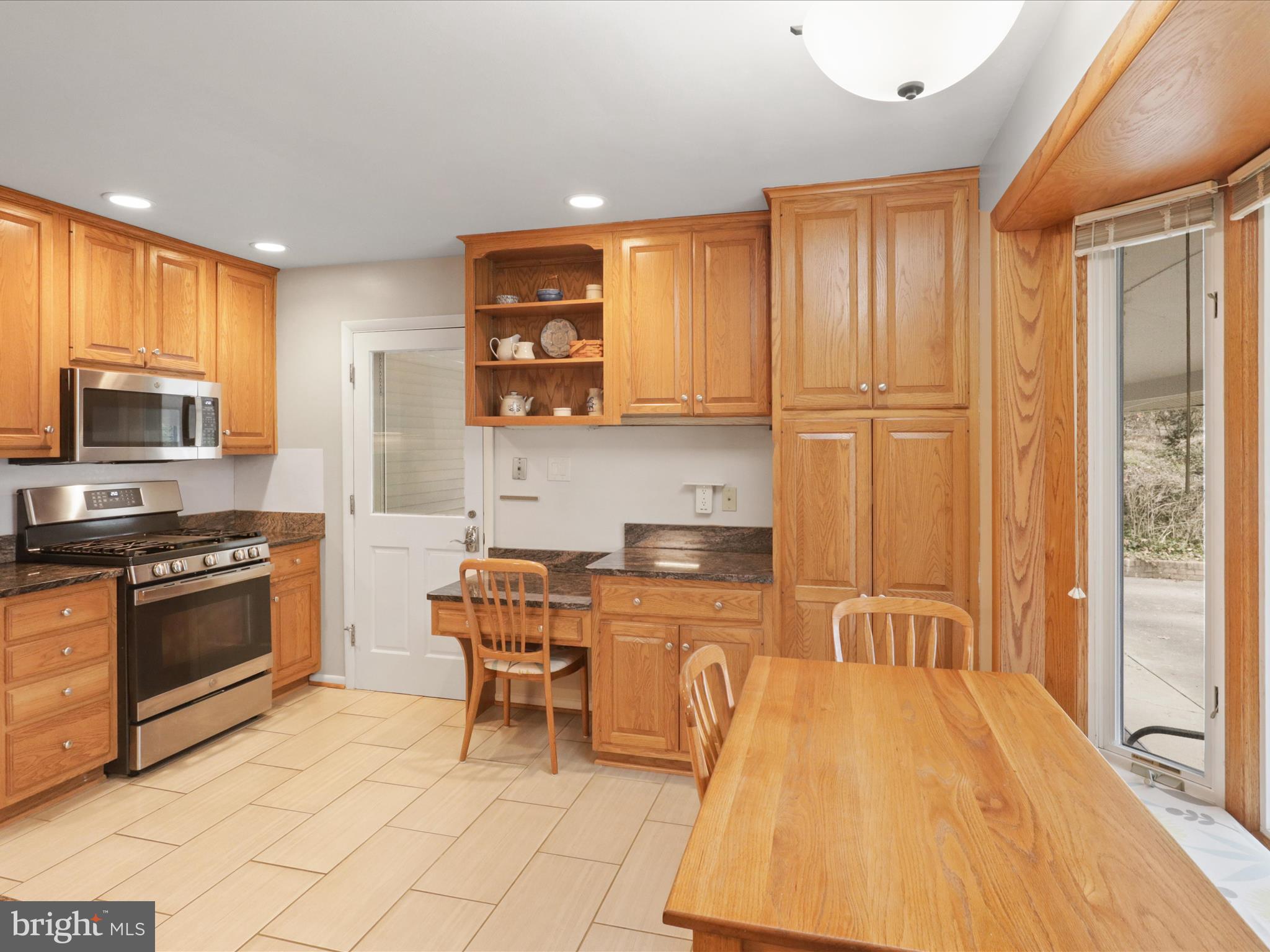 TALL OAKS - Residential