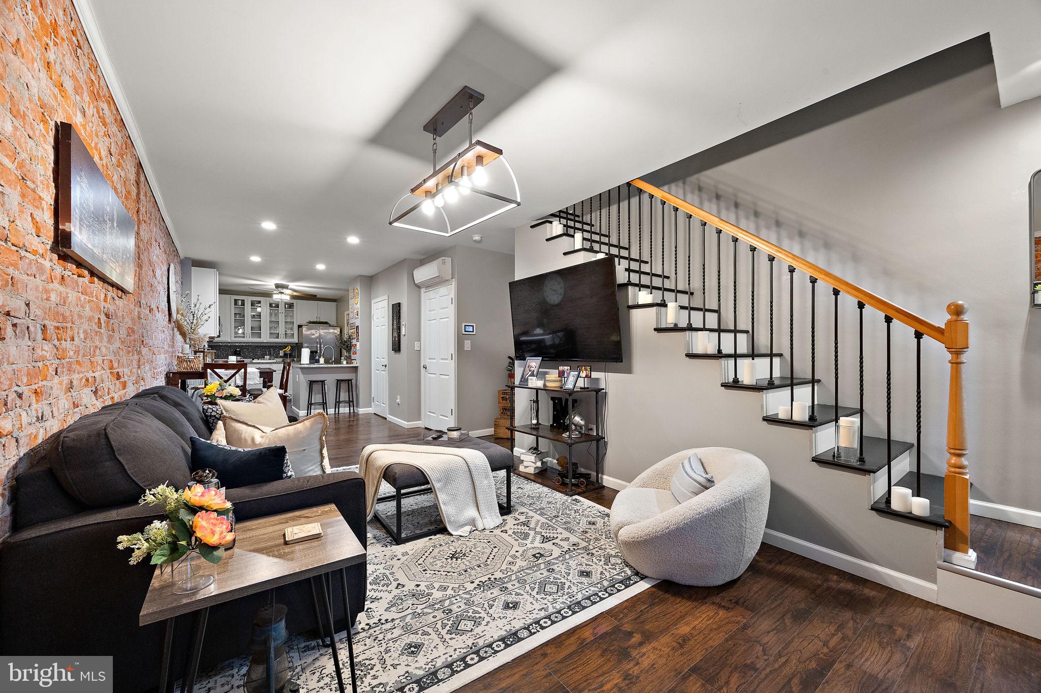 705 S VAN BUREN STREET