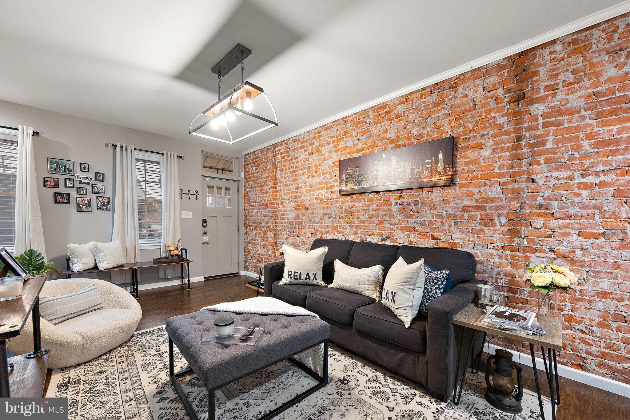 705 S VAN BUREN STREET