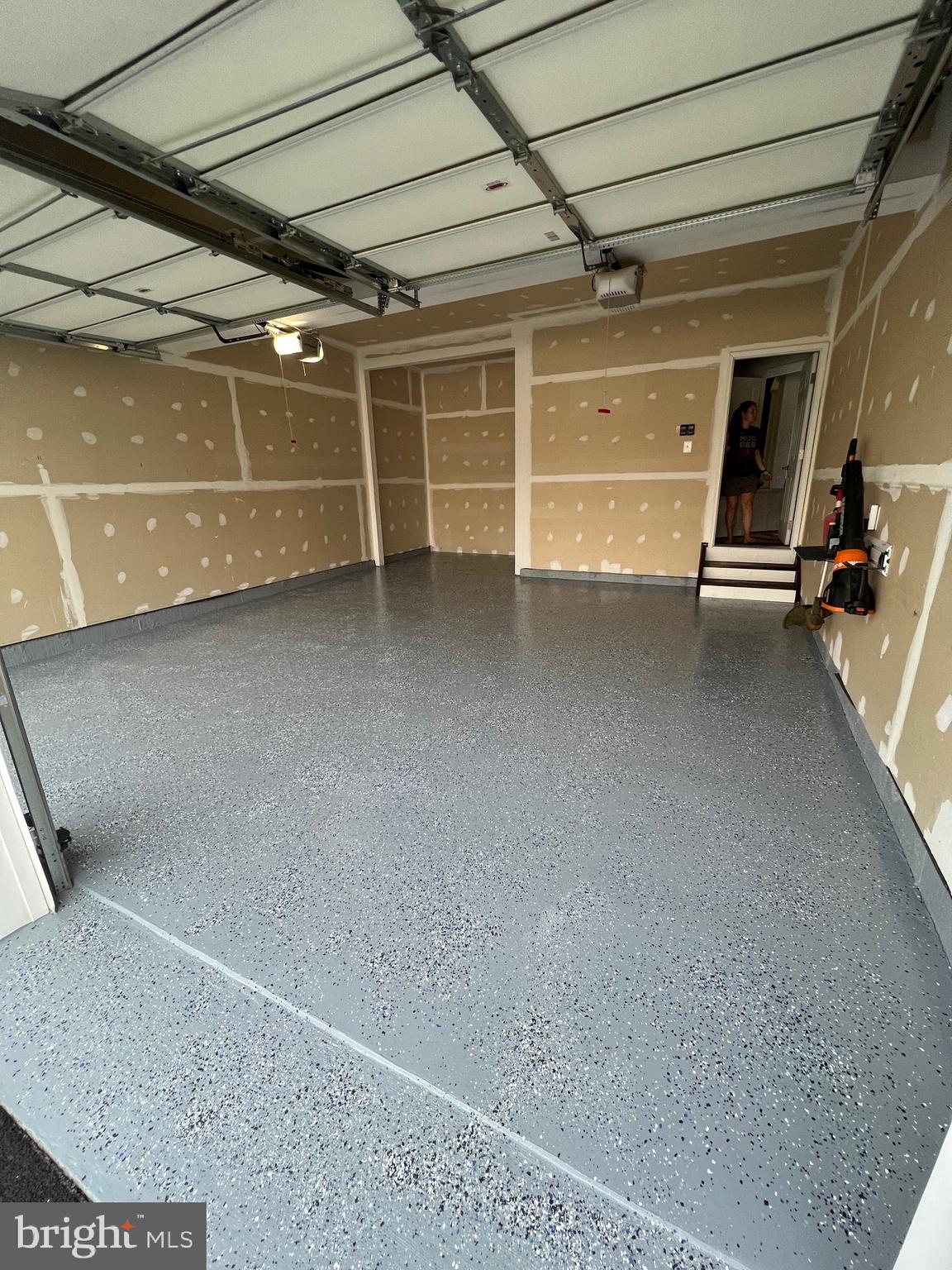 TURNBURY RUN AT ZEBRON - Residential