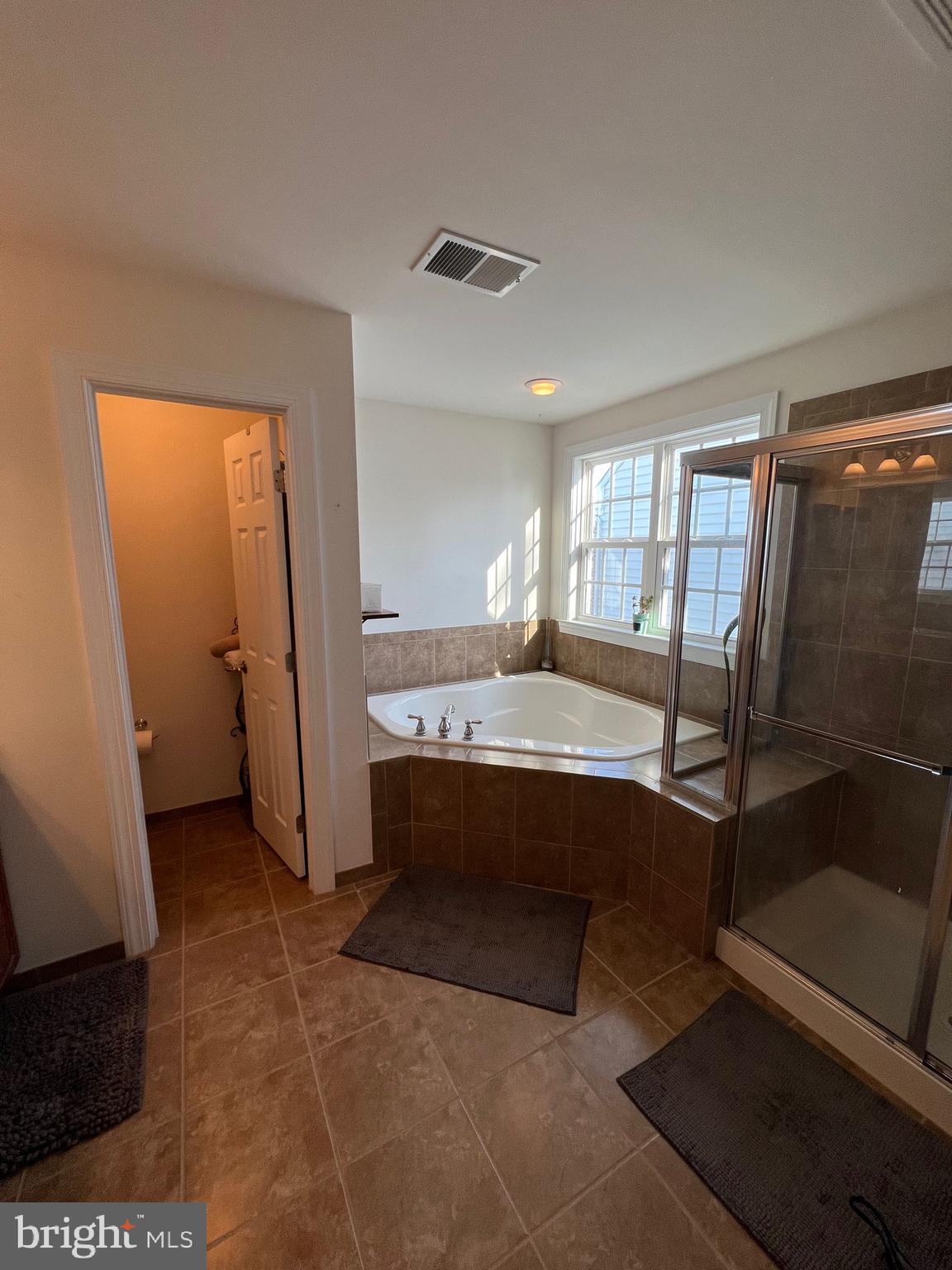 TURNBURY RUN AT ZEBRON - Residential