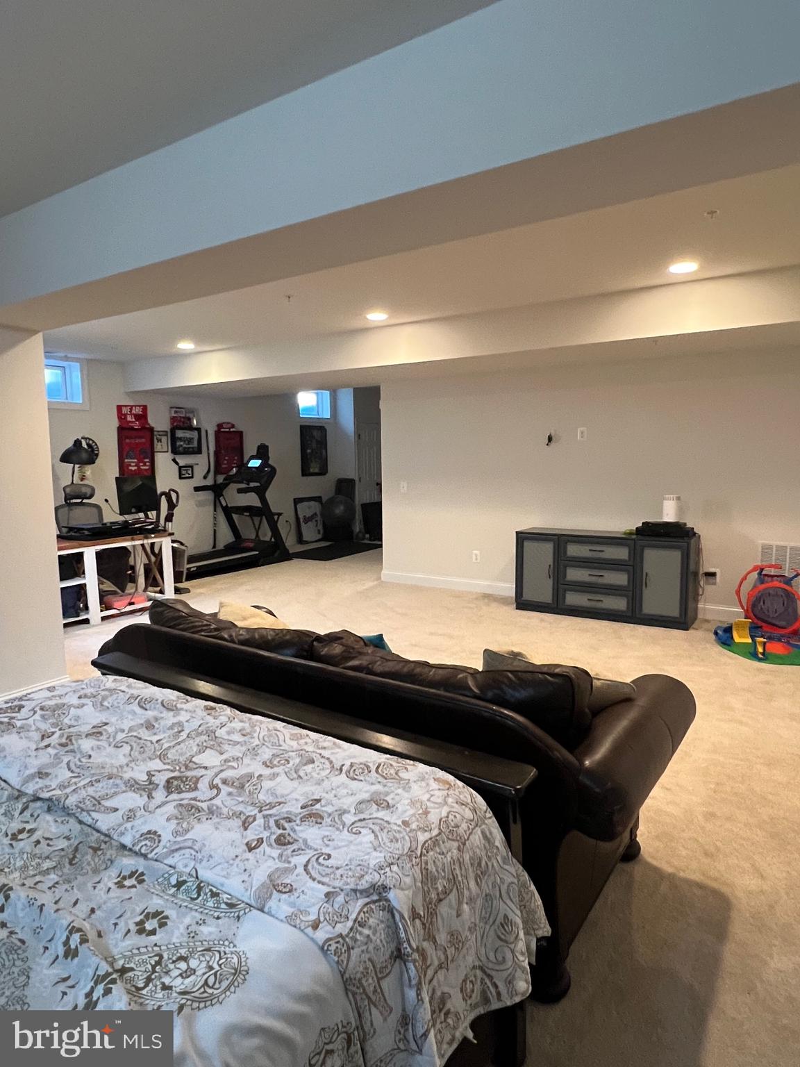 TURNBURY RUN AT ZEBRON - Residential