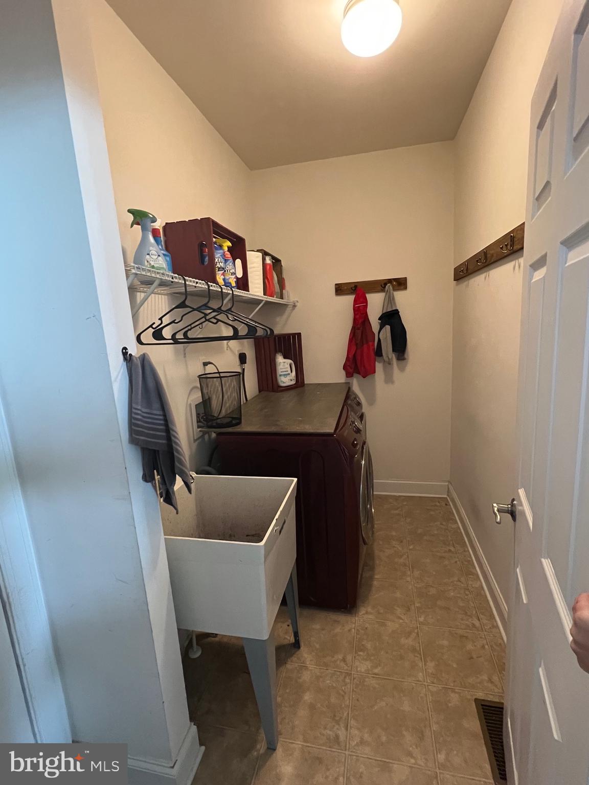 TURNBURY RUN AT ZEBRON - Residential