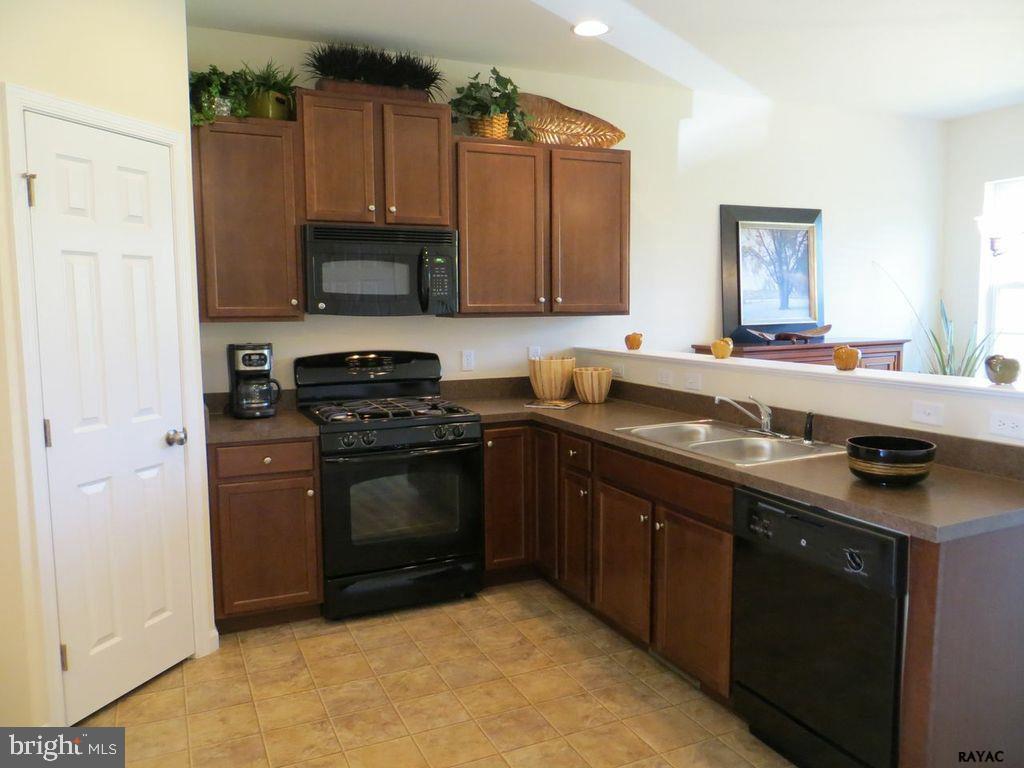 IVY GREENS - Residential