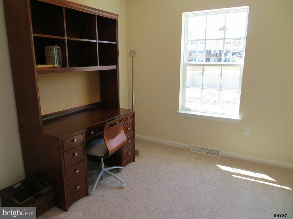 IVY GREENS - Residential