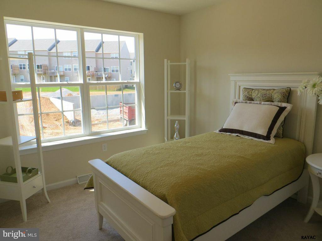 IVY GREENS - Residential