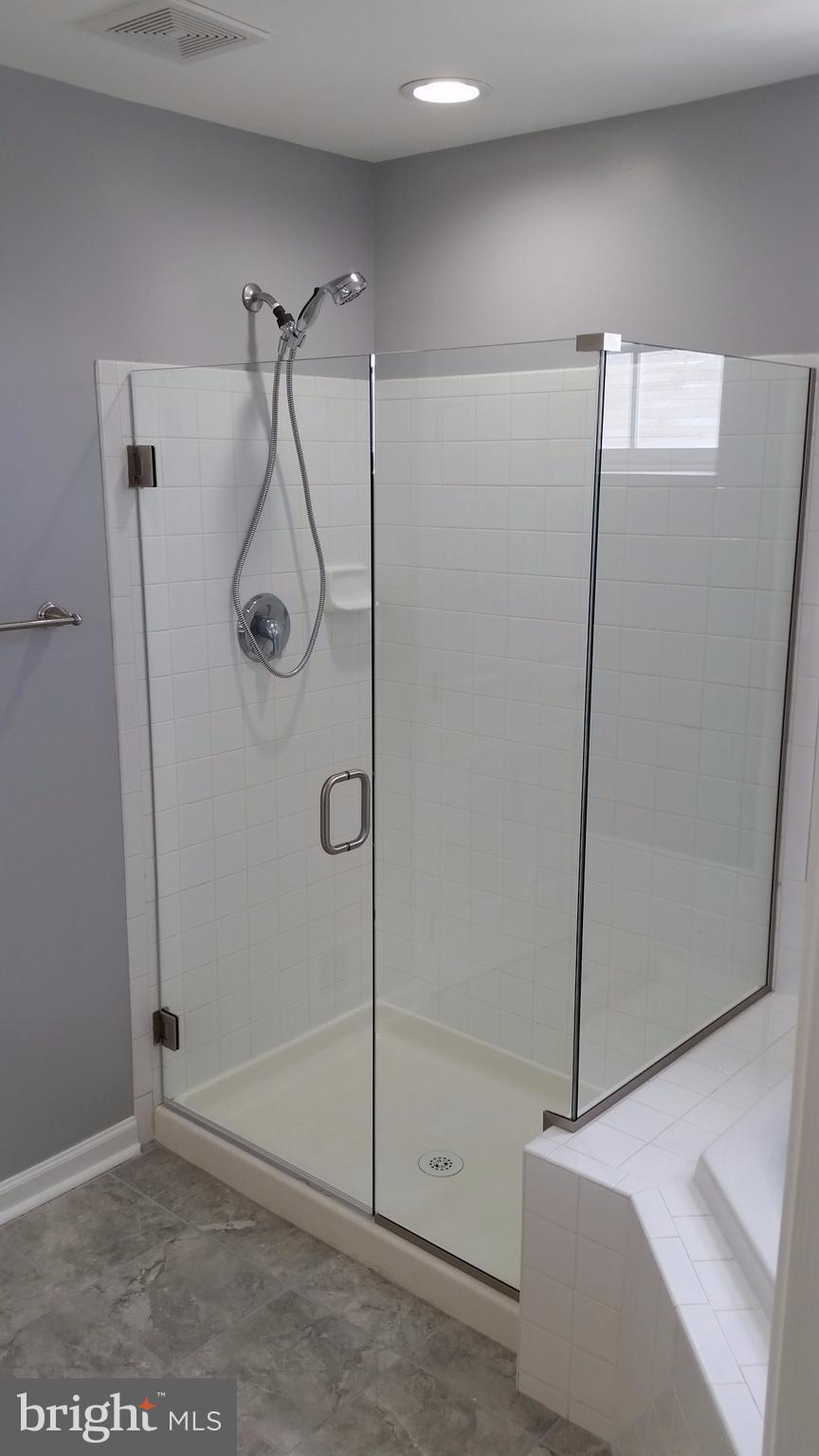 LAKELAND PLACE - Residential