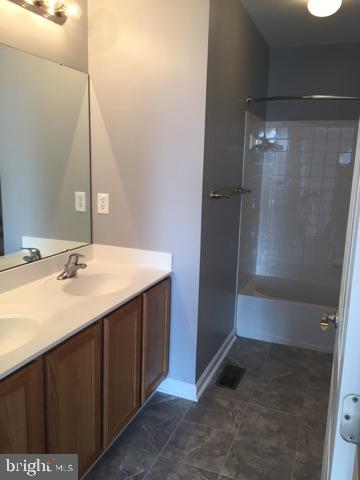 LAKELAND PLACE - Residential