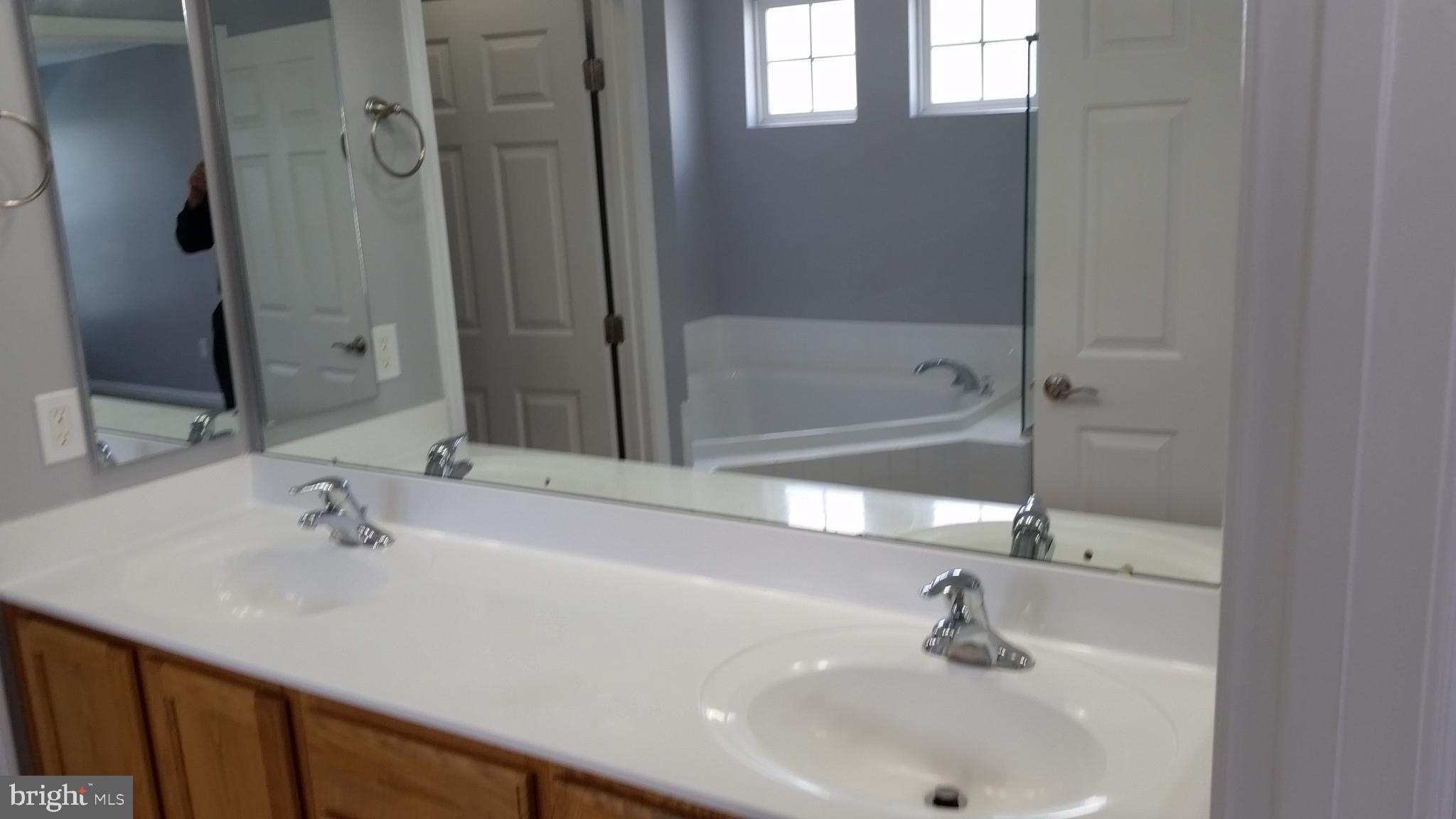 LAKELAND PLACE - Residential