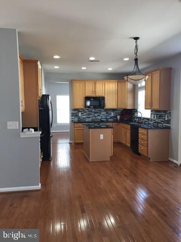 LAKELAND PLACE - Residential