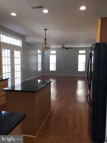 LAKELAND PLACE - Residential