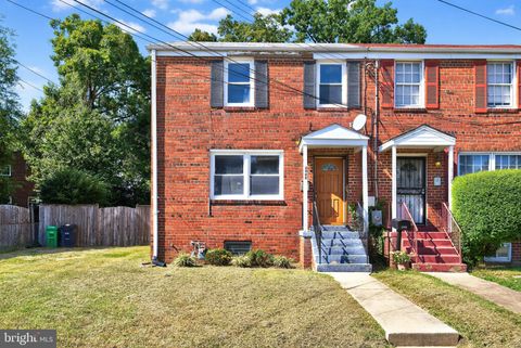 2406 KENTON PLACE TEMPLE HILLS MD 20748