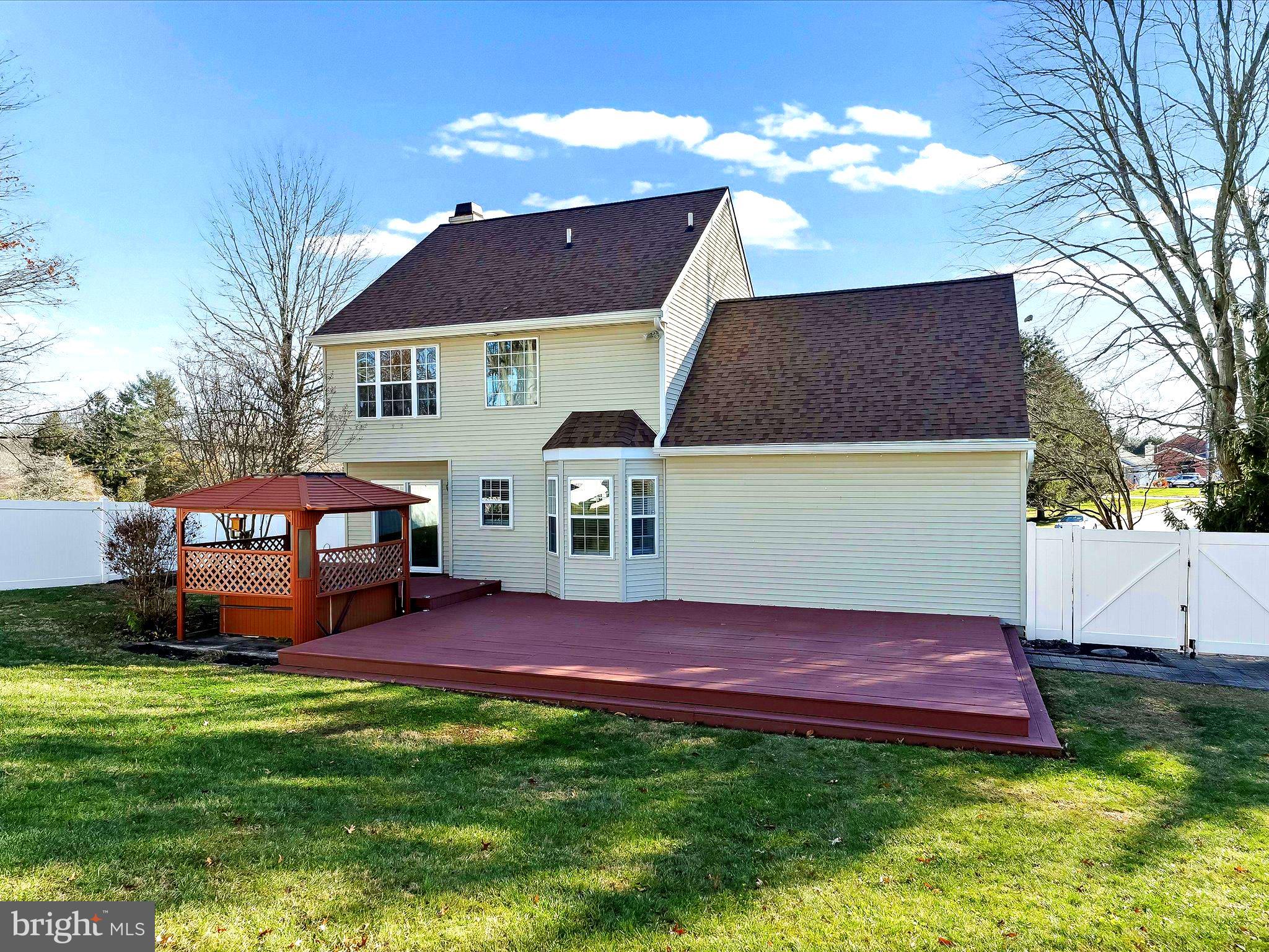 WILLOWBROOK - Residential