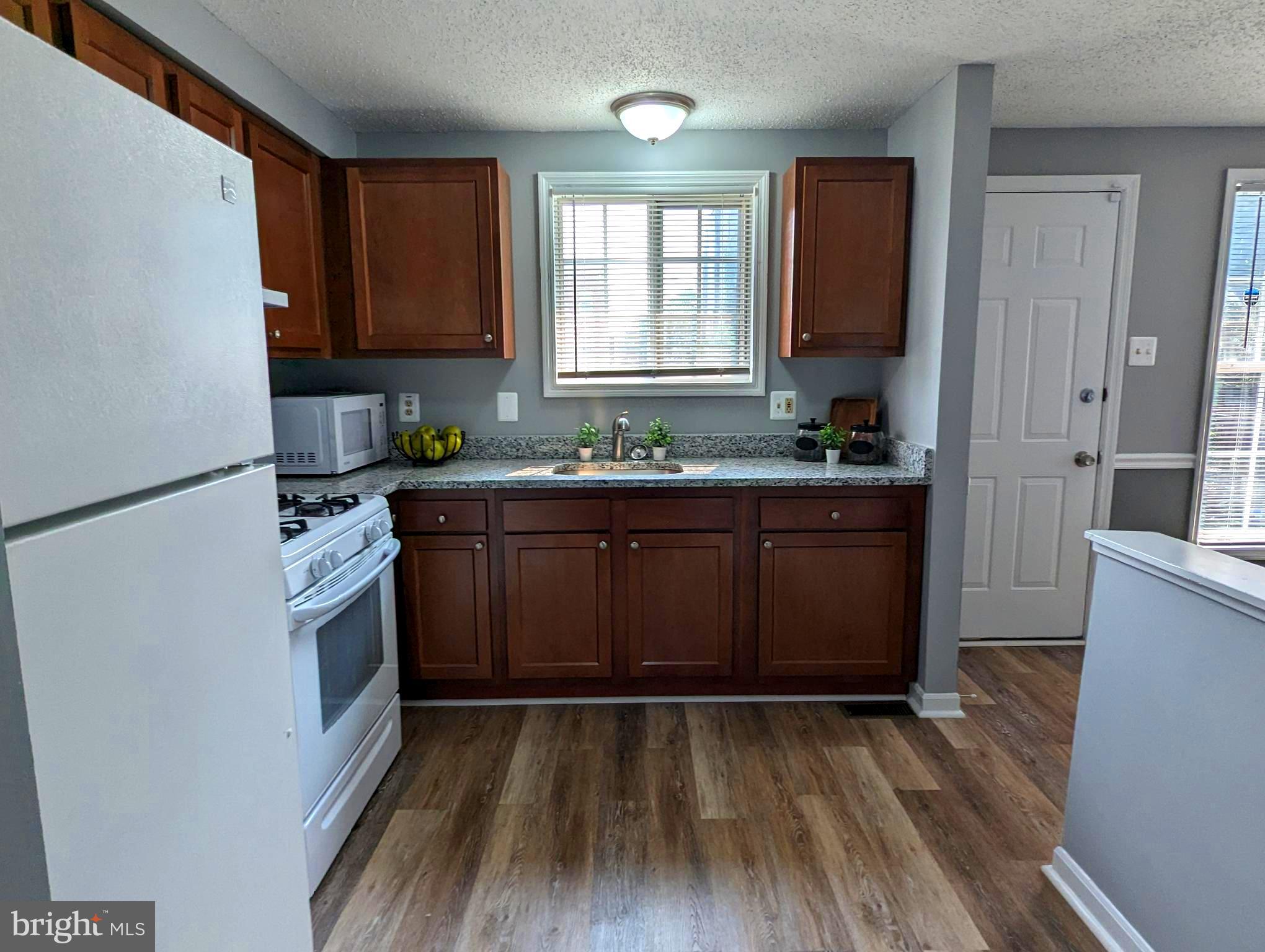 SANDTOWN-WINCHESTER - Residential